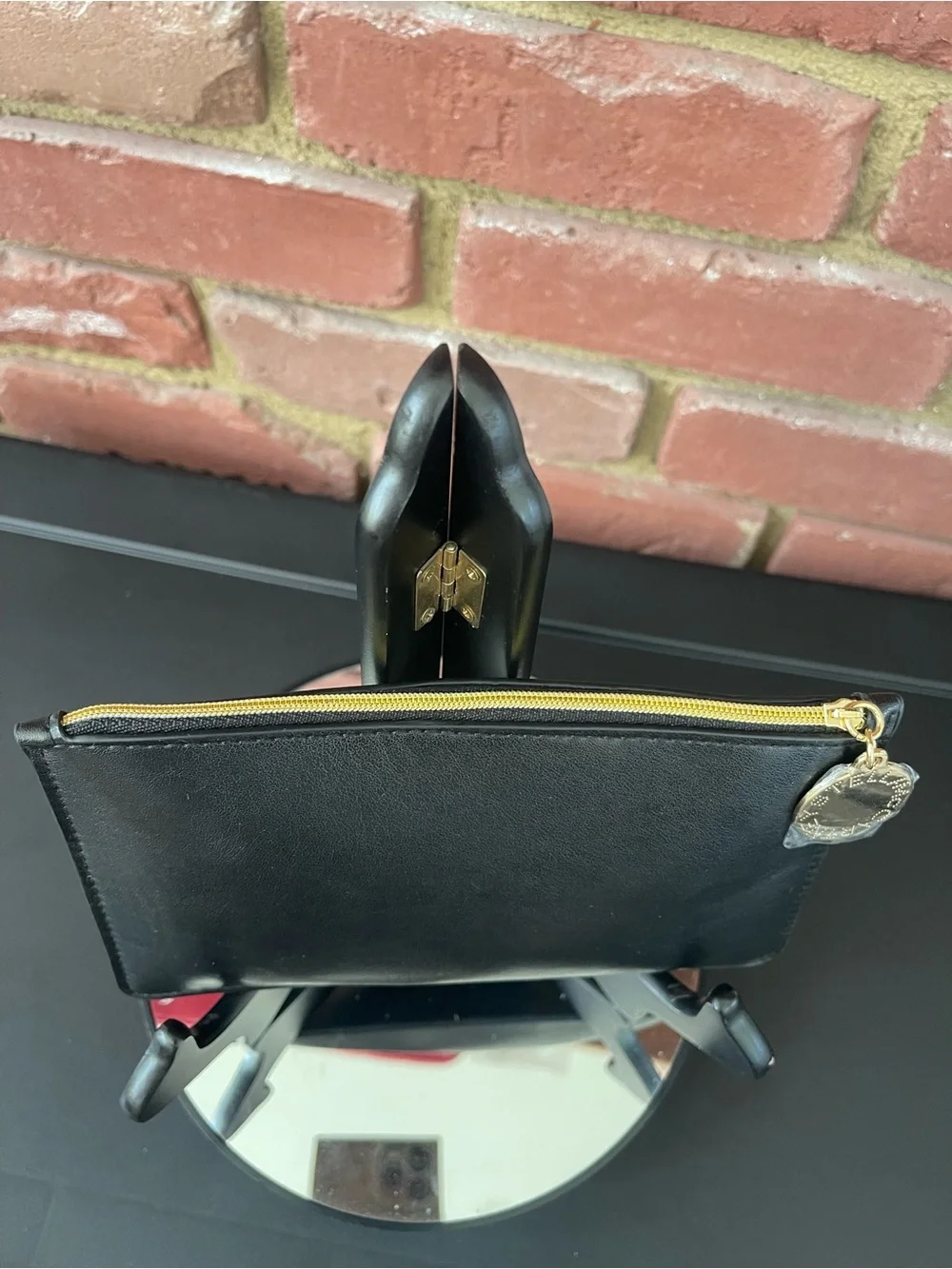 🔥NWOT 🔥Stella McCartney 🔥Black Leather Zip Wallet Clutch - Unbranded